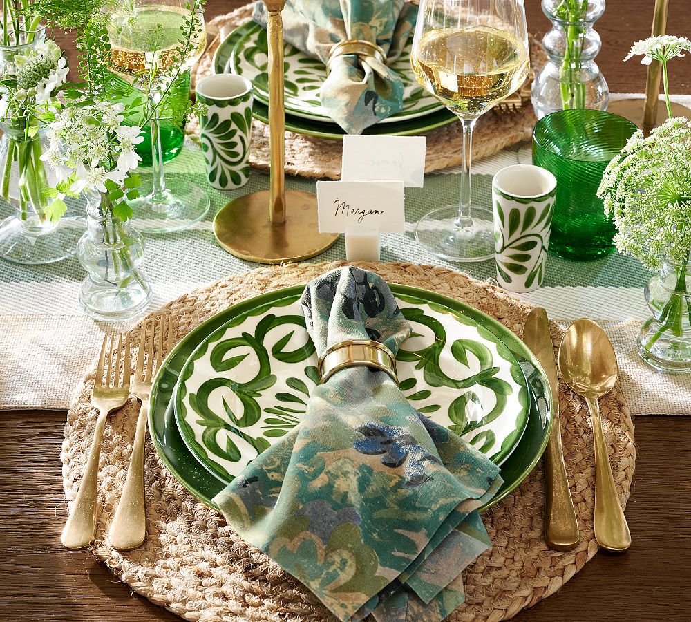 Green tableware for dining room design ideas