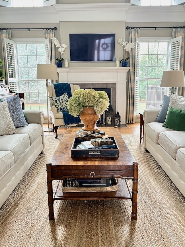 Textured layers in a living room help you avoid design mistakes